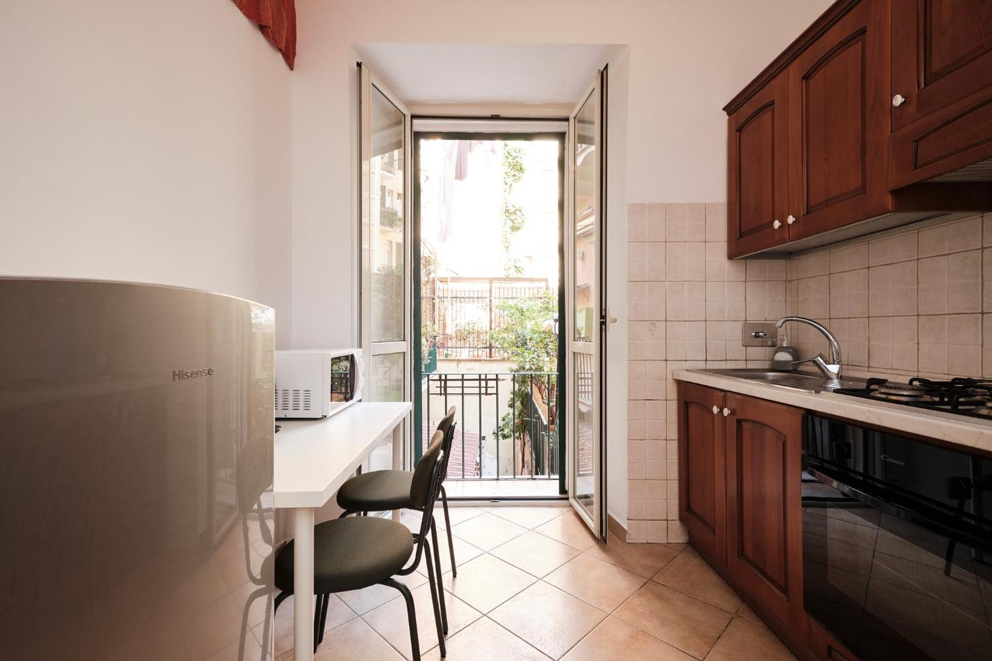 Colosseum 3 & 4 Bathrooms With Garden Rome