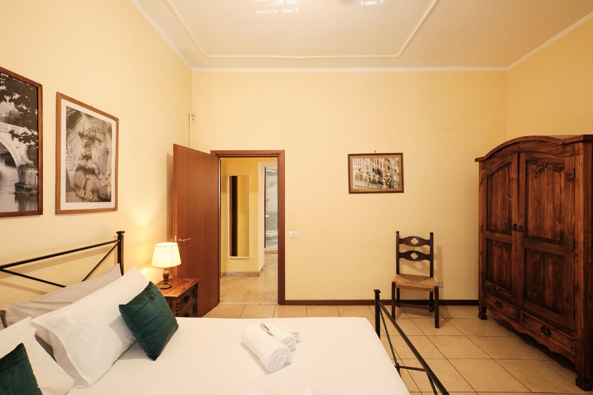 Colosseum 3 & 4 Bathrooms With Garden *