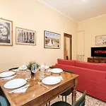 Colosseum 3 Rooms & 4 Bathrooms With Garden