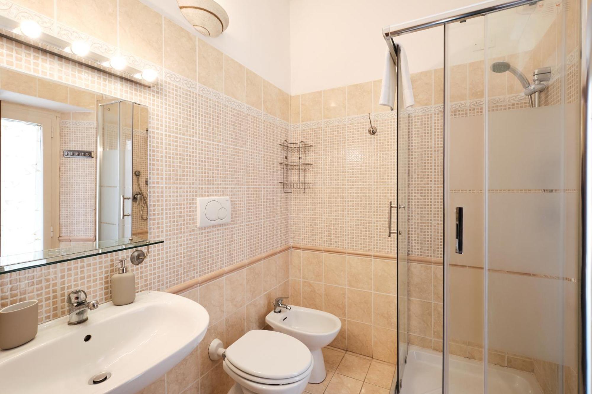 Apartment Colosseum 3 & 4 Bathrooms With Garden Rome