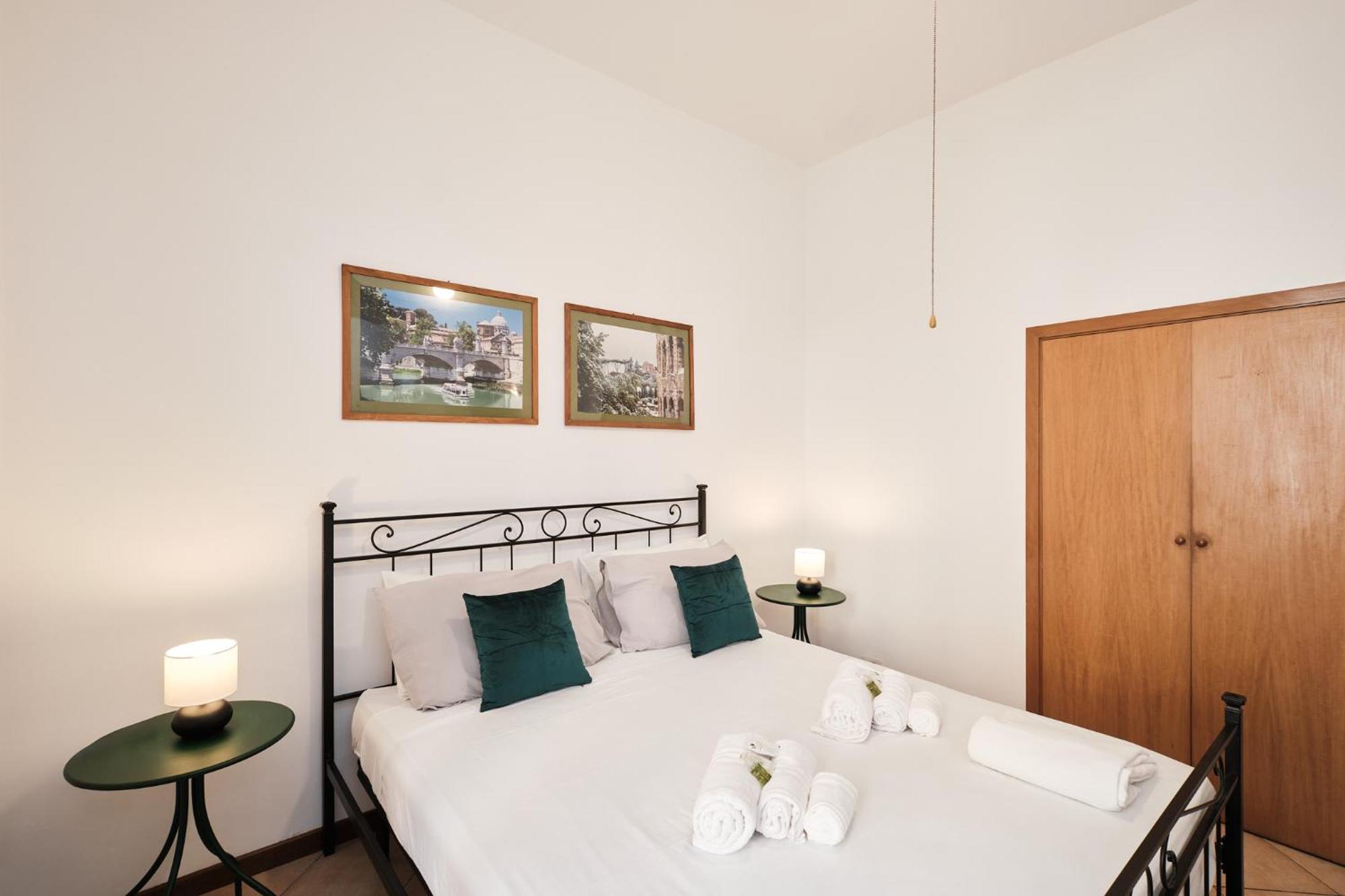 Colosseum 3 & 4 Bathrooms With Garden * Rome